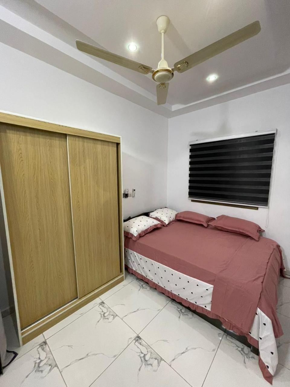 Appartement A La Residence Toumba โลเม ภายนอก รูปภาพ